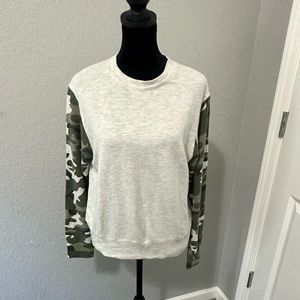 NWT Monrow long sleeve pullover sweater. Grey with Camo sleeves. Size XS Womens